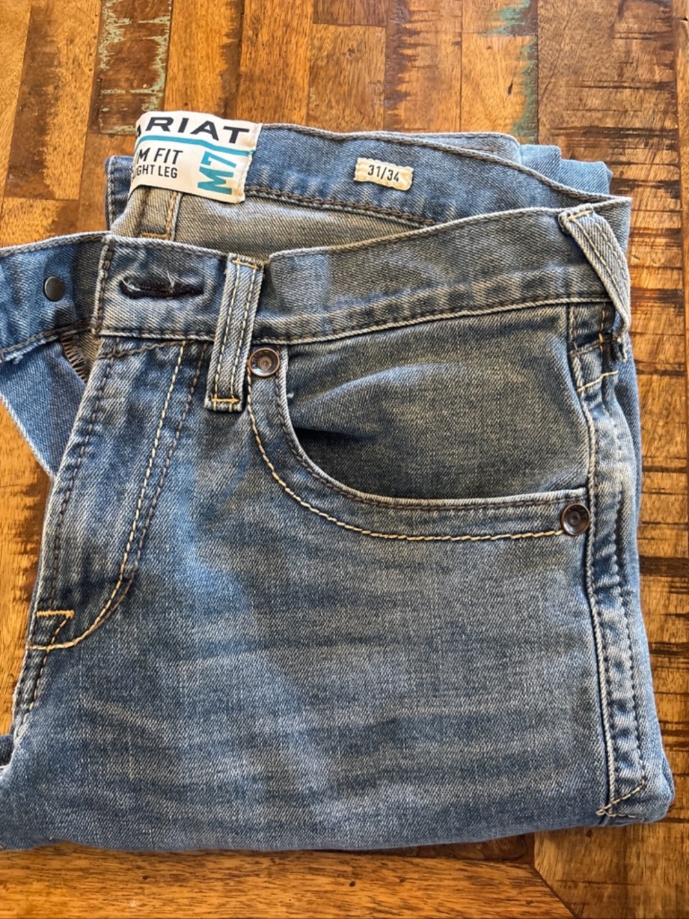 Ariat men’s jeans 31x34 straight Julian denim